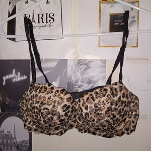 ♡♡Victoria Secret Bra Jaguar print.